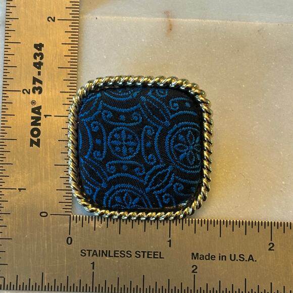 Vintage 1980's Big Blue Fabric Gold Tone Square Clip Earrings - Picture 3 of 5